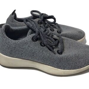 Allbirds gray wool runners lace up sneakers. Size 6.